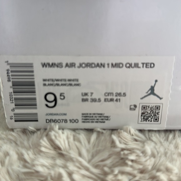 BRAND NEW air Jordan mids - Picture 4 of 4